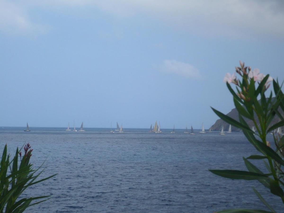 Hotel Filoxenia Aegiali Bagian luar foto